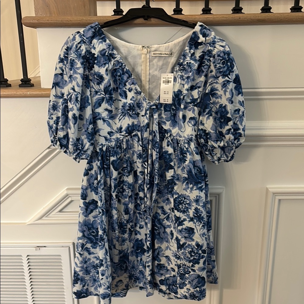 Abercrombie & Fitch Blue and White Floral Mini Dress - Picture 2 of 5
